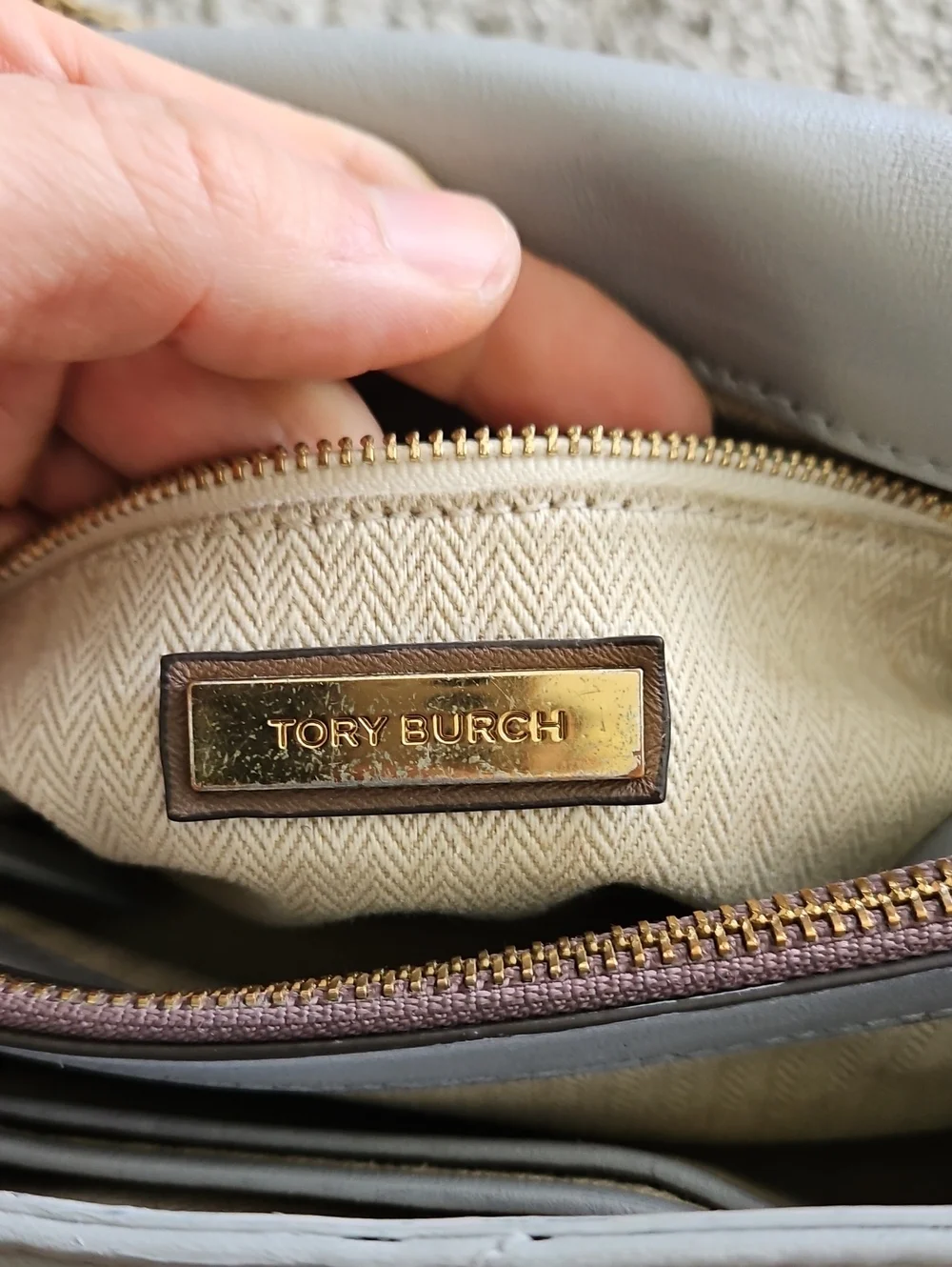 Tory Burch Quilted Leather Shoulder Bag in Light Gray